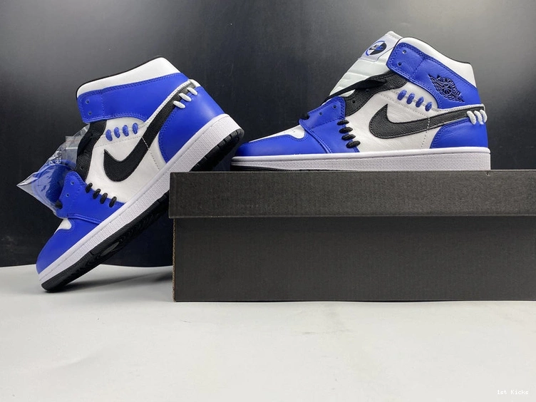 1   Jordan CV0152-401 Sisterhood Mid 0110